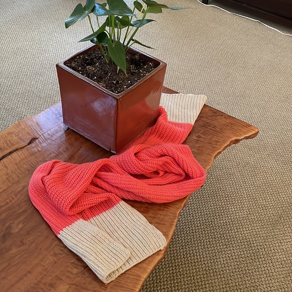 GAP KNITTED SCARF CORAL/oatmeal color - Picture 2 of 5